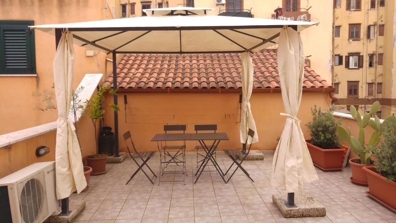 פלרמו Porta Sant'Agata Apartments 0*,  איטליה